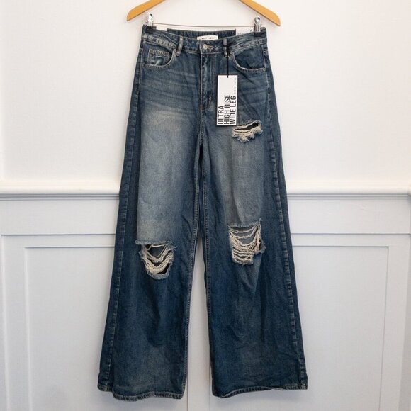 Almost Famous Ultra High-Rise Wide Leg Jeans Distressed Size 5 Medium Wash - Picture 1 of 4